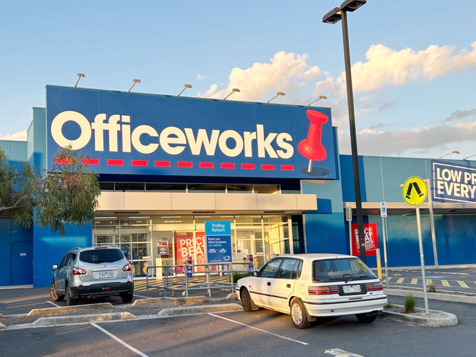 ALTONA NORTH, VIC 3025 AUS